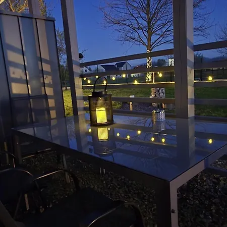 Debowy Zakatek דירה *